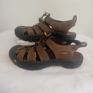 KEEN Newport Leather Men's Brown and Black Hiking Closed Toe Sandals Sz 9.5